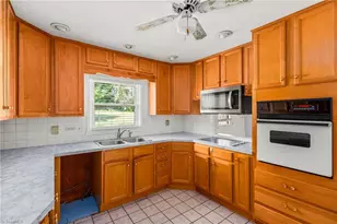 5752 Nylon Dr, Winston-Salem, NC 27105 - Photo 6