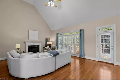 1901 Rosevilla Lane, Greensboro, NC 27455 - Photo 6