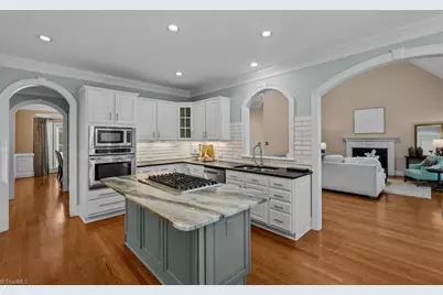 1901 Rosevilla Lane, Greensboro, NC 27455 - Photo 10