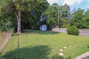 227 Albany St, Burlington, NC 27215 - Photo 32