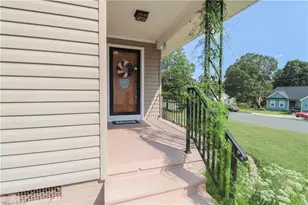 227 Albany St, Burlington, NC 27215 - Photo 4