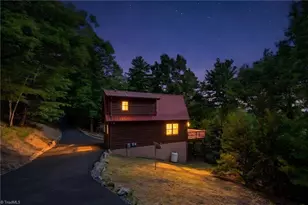 142 Fawn Ln, Purlear, NC 28665 - Photo 38