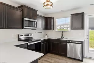 7649 Oliver Park Dr, Whitsett, NC 27377 - Photo 8