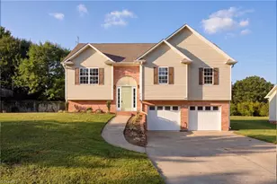 4152 Meredith Woods Ln, Winston-Salem, NC 27107 - Photo 1
