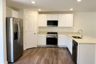 942 Waterworks Rd, Winston-Salem, NC 27101 - Photo 4