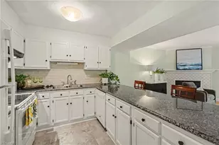 2659 Cottage Pl, Greensboro, NC 27455 - Photo 10