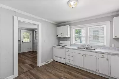 543 W Sprague Street, Winston-Salem, NC 27127 - Photo 8