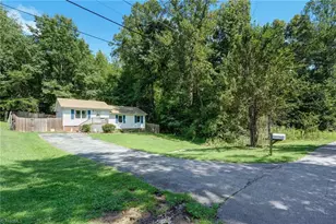 1030 Haywood St, Eden, NC 27288 - Photo 2