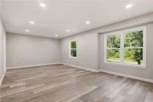1505 Brannock Dr, Greensboro, NC 27406 - Photo 6