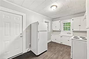 324 W Kime St, Burlington, NC 27215 - Photo 14