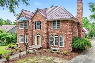 1703 Farnsworth Ct, High Point, NC 27262 - Photo 2