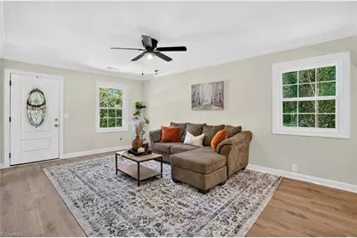 1208 Hoover Avenue, High Point, NC 27260 - Photo 6