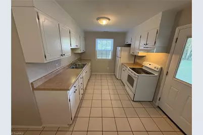 2201 Stonehaven Road, Kernersville, NC 27284 - Photo 6