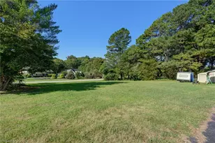 4906 Pheasant Dr, Greensboro, NC 27406 - Photo 4