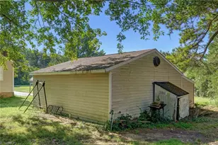 4906 Pheasant Dr, Greensboro, NC 27406 - Photo 32