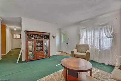 4906 Pheasant Drive, Greensboro, NC 27406 - Photo 8