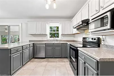 5619 Virgilwood Drive, Greensboro, NC 27409 - Photo 8