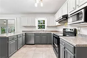 5619 Virgilwood Dr, Greensboro, NC 27409 - Photo 8