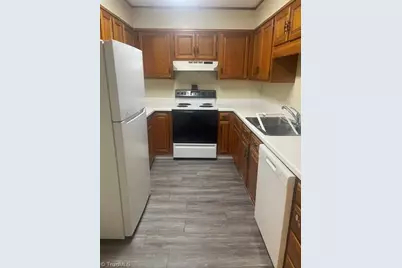 2811 Tully Square #H, Winston-Salem, NC 27106 - Photo 4