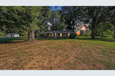 4129 High Point Road, Winston-Salem, NC 27107 - Photo 2