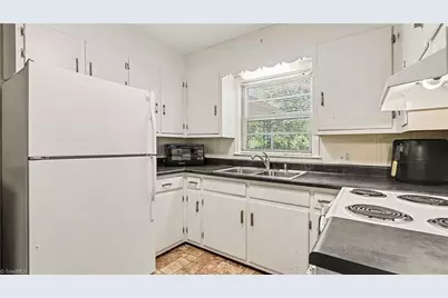 4129 High Point Road, Winston-Salem, NC 27107 - Photo 16
