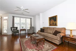 42 Wheelwright Ct, Greensboro, NC 27455 - Photo 2