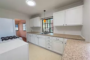 2611 Sherwood St, Greensboro, NC 27403 - Photo 8