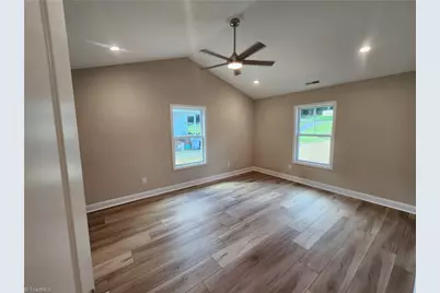 728 Central Falls Road, Asheboro, NC 27203 - Photo 8