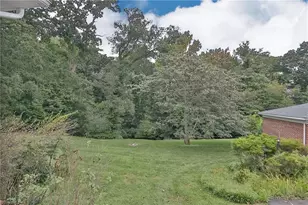 418 W Main St, Elkin, NC 28621 - Photo 4