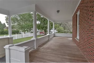 418 W Main Street, Elkin, NC 28621 - Photo 6