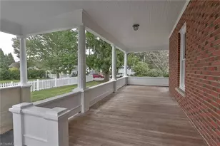 418 W Main St, Elkin, NC 28621 - Photo 6
