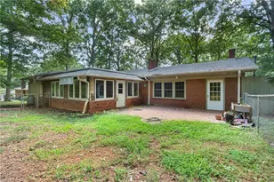 386 Broad St, Denton, NC 27239 - Photo 12