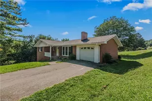 2149 Margaret Dr, Mount Airy, NC 27030 - Photo 2
