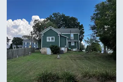 207 Summit Street, Walnut Cove, NC 27052 - Photo 4