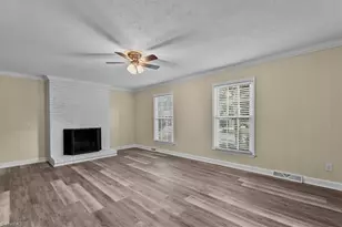606 Pleasant Dr, Greensboro, NC 27410 - Photo 6