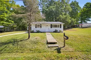 214 Cedar St, Eden, NC 27288 - Photo 1