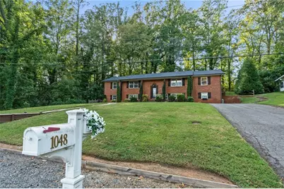 1048 Pine Lake Drive, Winston-Salem, NC 27105 - Photo 2