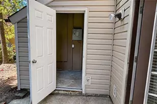 301 Village Ln, Greensboro, NC 27409 - Photo 20