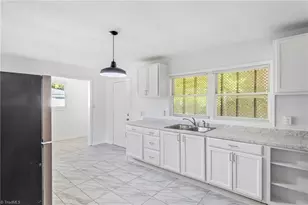 2220 Bradley St, Greensboro, NC 27406 - Photo 14