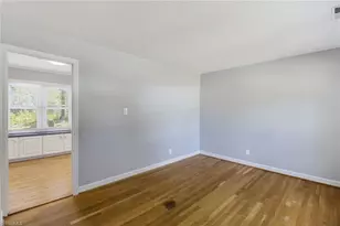 201 Wedgewood Dr, Jamestown, NC 27282 - Photo 2