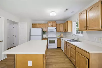 603 Summerwalk Road, Greensboro, NC 27455 - Photo 14