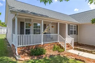 21 Oak Meadow Ln, Thomasville, NC 27360 - Photo 4
