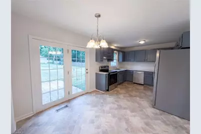 3221 Meadow Lane, Winston-Salem, NC 27107 - Photo 8