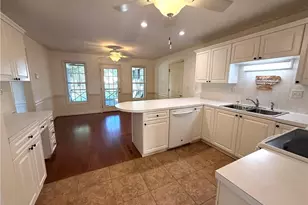 2017 Pembrooke Forest Dr, Winston-Salem, NC 27106 - Photo 4
