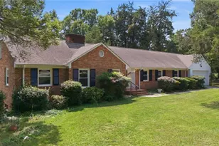 5923 Arcadia Dr, Greensboro, NC 27410 - Photo 2