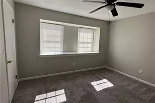 28 Forsyth St, Thomasville, NC 27360 - Photo 6