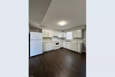 28 Forsyth Street, Thomasville, NC 27360 - Photo 2