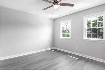 18 Forsyth Street, Thomasville, NC 27360 - Photo 4