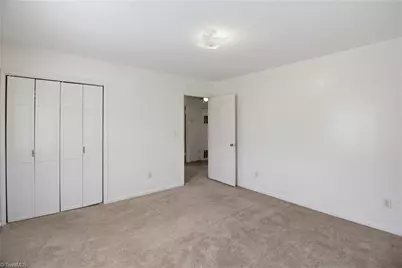 306 Friendly Avenue, High Point, NC 27260 - Photo 16