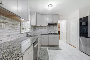 1702 Westminster Dr, Greensboro, NC 27410 - Photo 10
